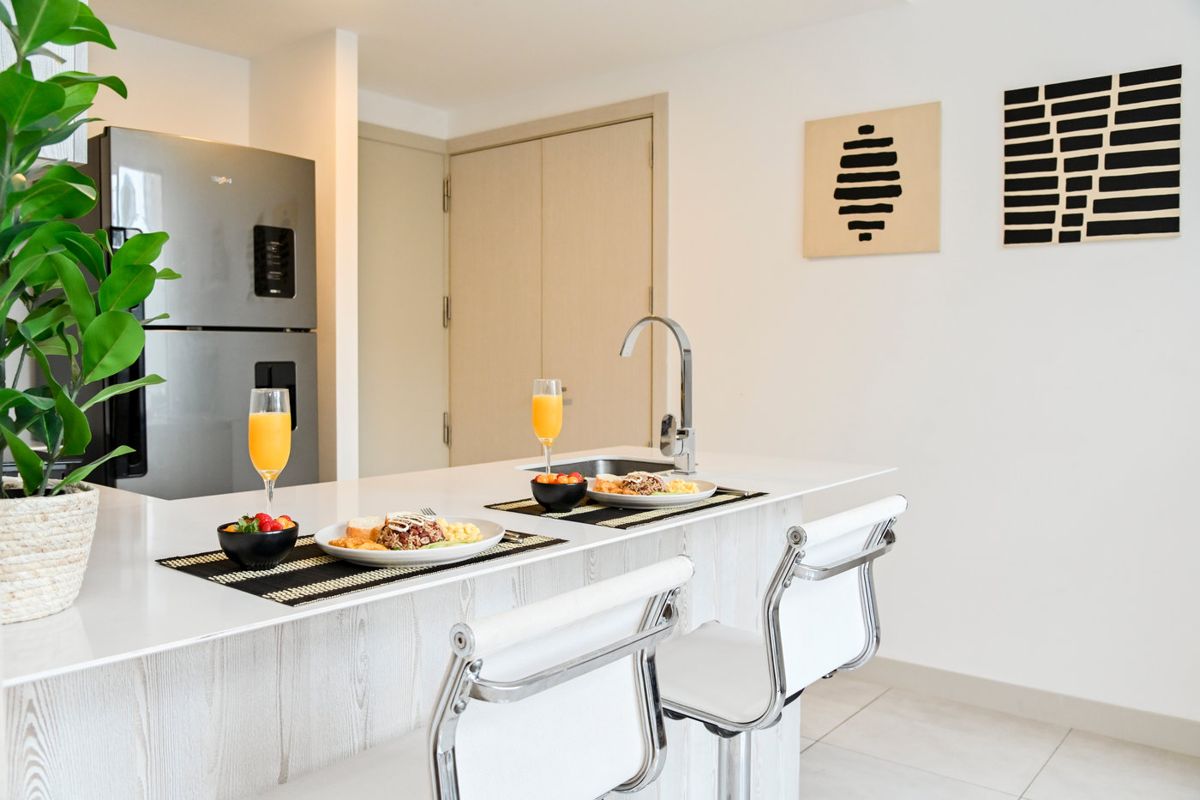Monochrome Condo · Núcleo Sabana 5